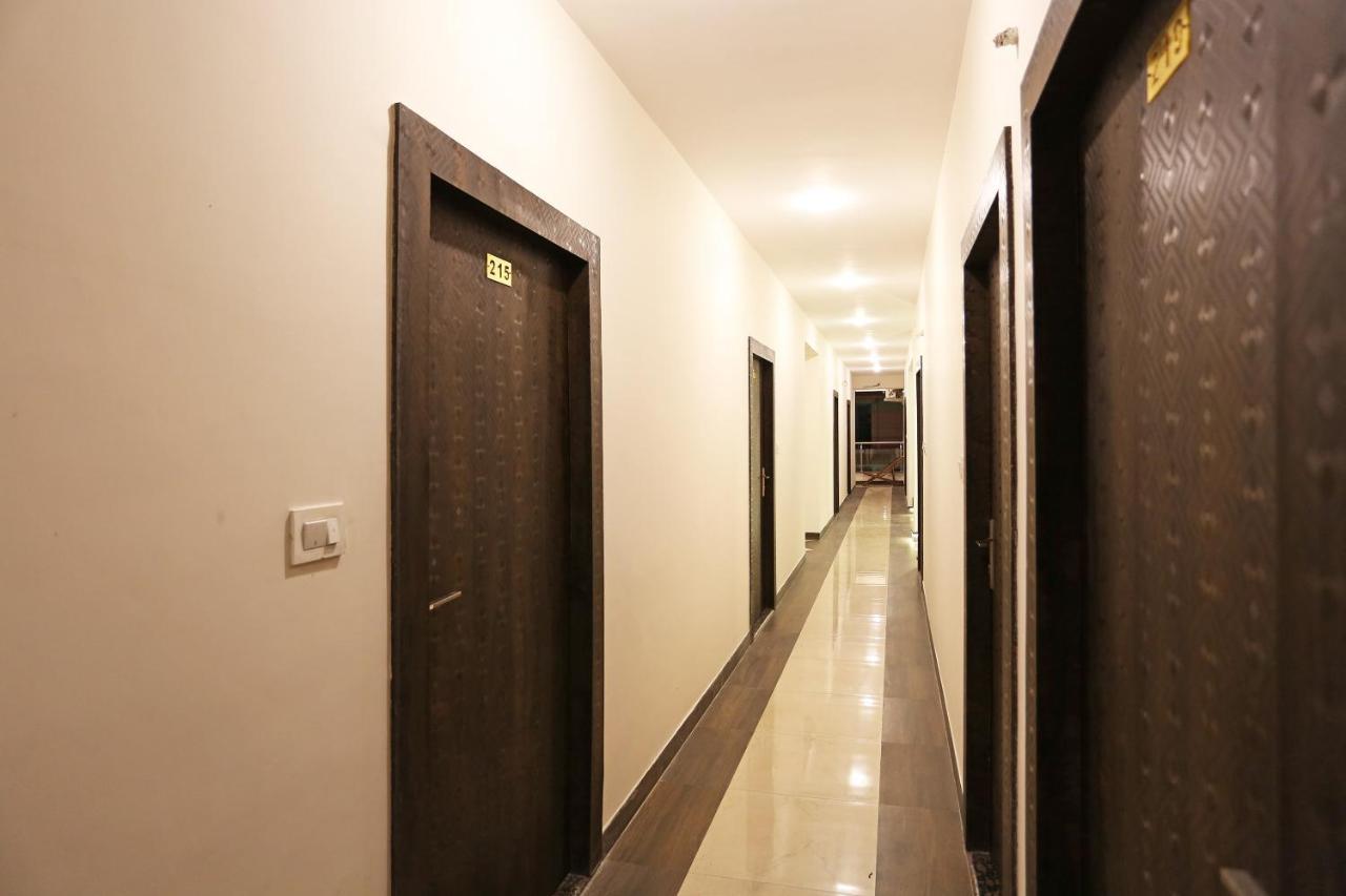 Oyo 9476 Hotel Mittal Кота Экстерьер фото